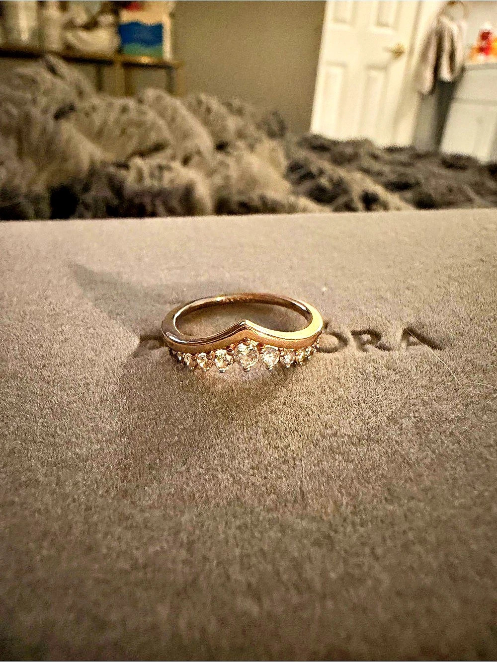 Pandora Sparkling Wishbone Ring Gold